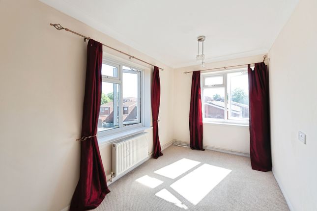 14, Orangegrove, Hampshire photo 4