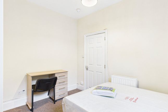Room 1, 124, Osborne Road, Brighton photo 2