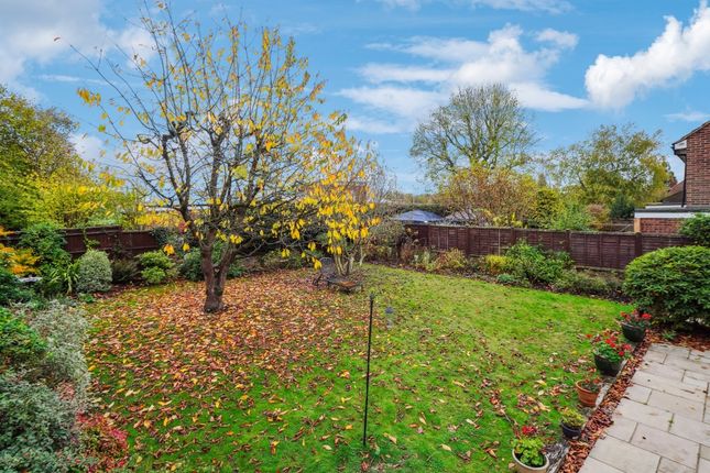 4, Holly Close, Farnham Common photo 2