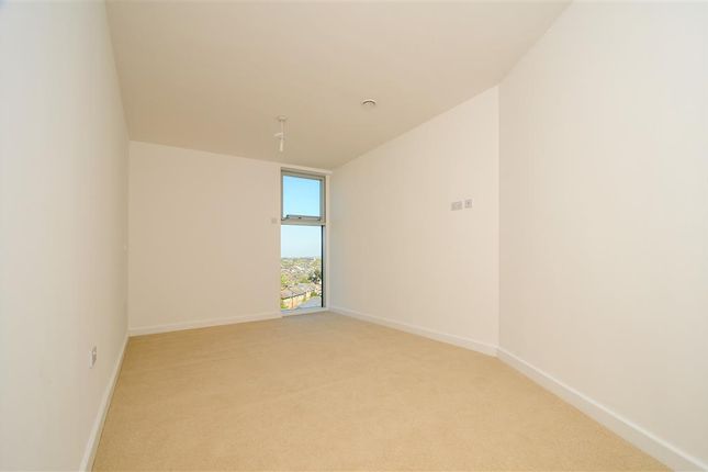 Flat to rent in Edmunds House, Colonial Drive, Chiswick