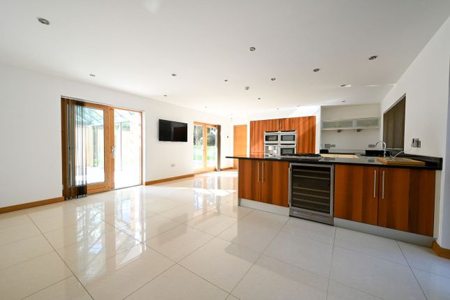2, Egmont Drive, Ringwood photo 3