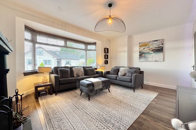 9, Parkhill Drive, Dalry photo 2