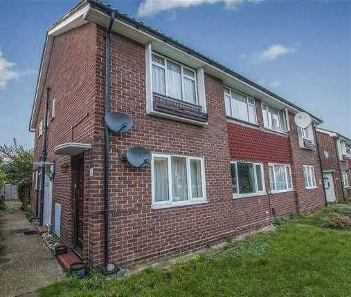 Flat for sale in Pearson Court, Central Road, Morden