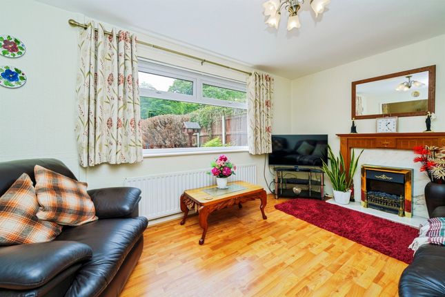 16, Friars Close, Wirral photo 2