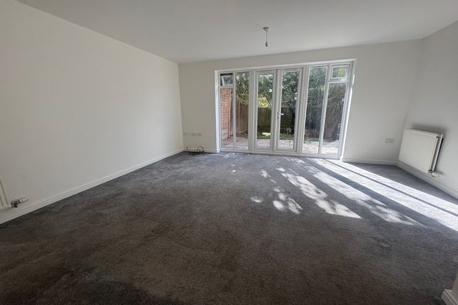 Newbury Close, Corby photo 5