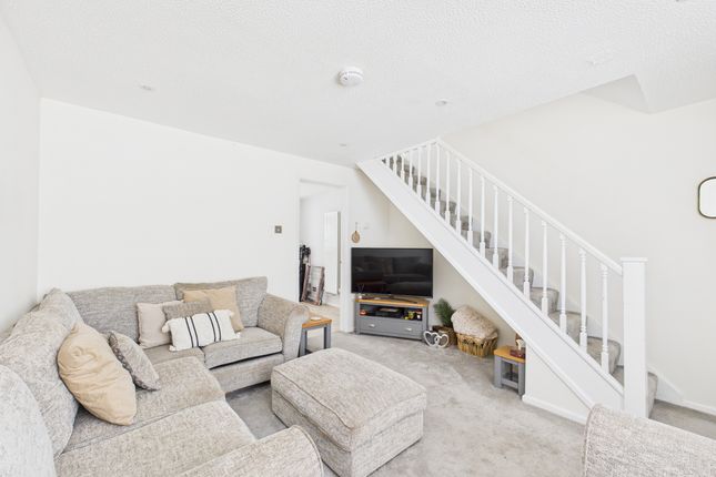 8 Barkus Way, High Wycombe photo 2