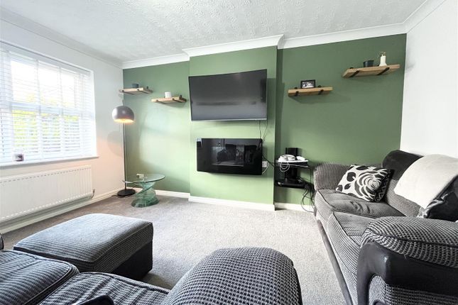 125, Kestrel Drive, Crewe photo 3