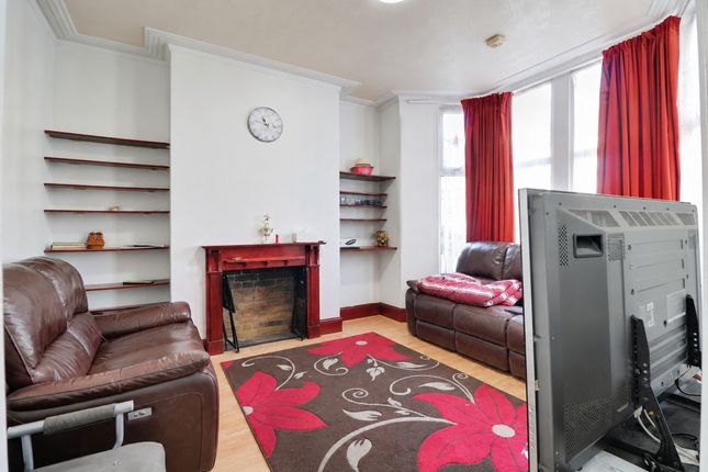 58, Salisbury Avenue, Westcliff-on-Sea photo 2
