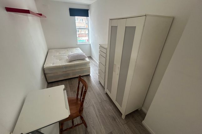 226, Bethnal Green Road, London photo 2