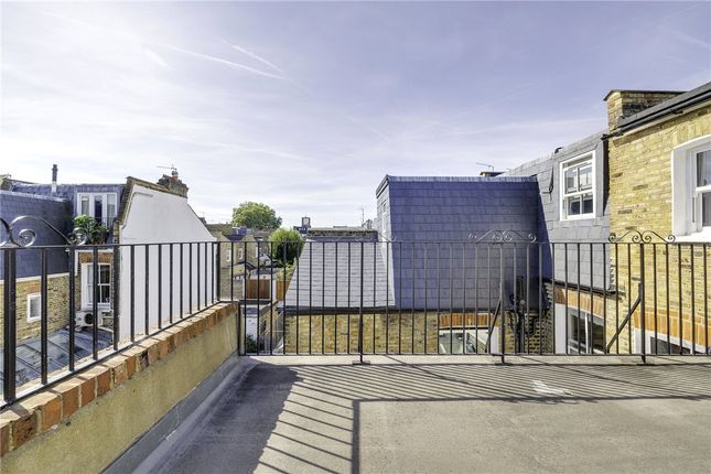 Detached house to rent in Gowan Avenue, London