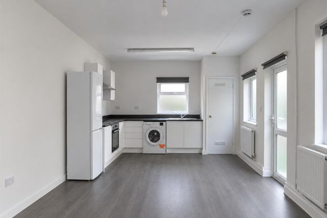Flat Ground Floor Rear, 454, Fishponds Road, Bristol photo 2