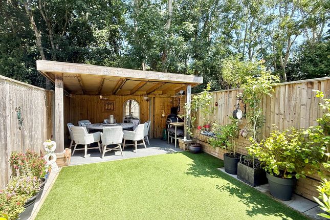 20 Rosewood Gardens, Southampton photo 2