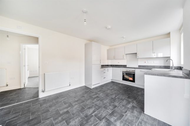 47, Sylvester Crescent, Costhorpe, Worksop photo 3