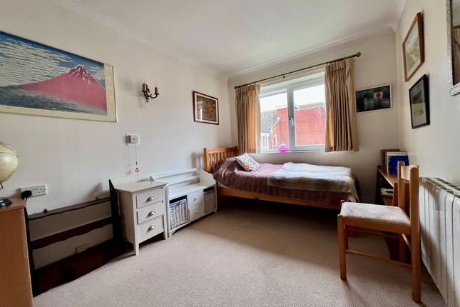 34 Homeborough House, Brinton Lane, Southampton photo 3