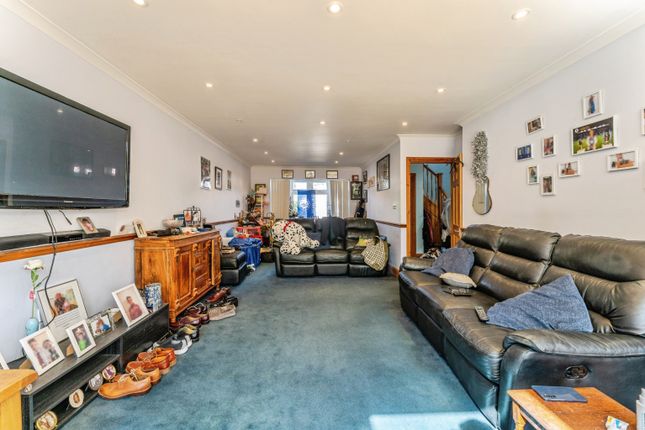 46, Brookfield Avenue, London photo 4