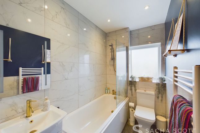 60 Southwood Close, Worcester Park photo 3