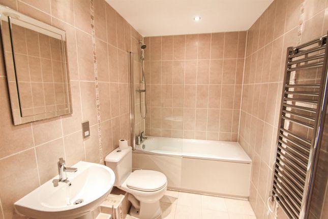 Apartment 406, Shipley photo 5
