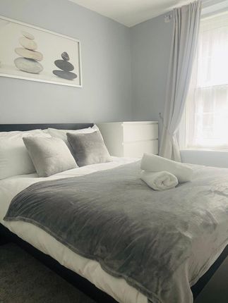 Room 1 - 4 Rankine House, Bath Terrace, London photo 3