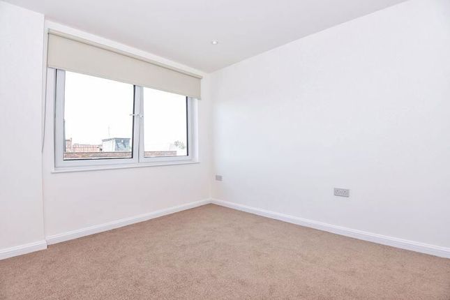 Flat 74 West Central, 1A Stoke Road, Slough photo 4