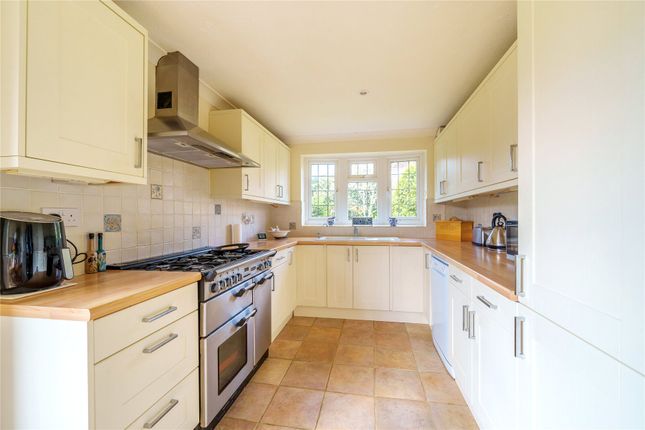 7, Quarry Bank, Surrey photo 3