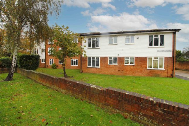 Thumbnail Flat for sale in Conifer Gardens, Sutton