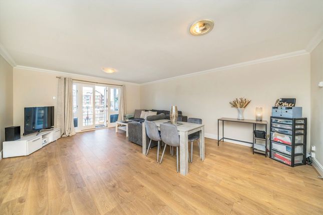 Flat 21, Osiers Court, Steadfast Road, Kingston Upon Thames photo 4