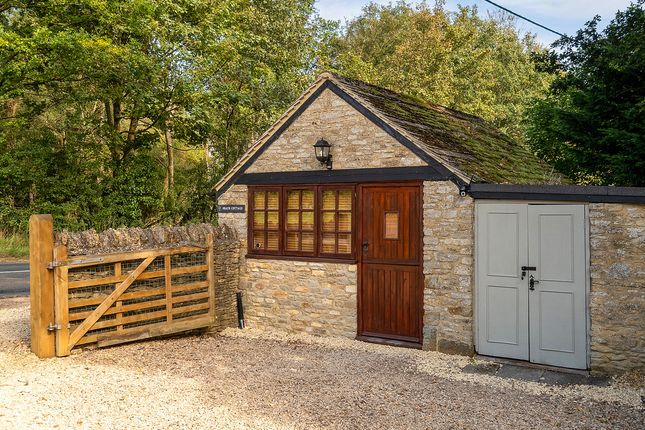 Cottage for sale in Witney Road Finstock Chipping Norton, Oxfordshire