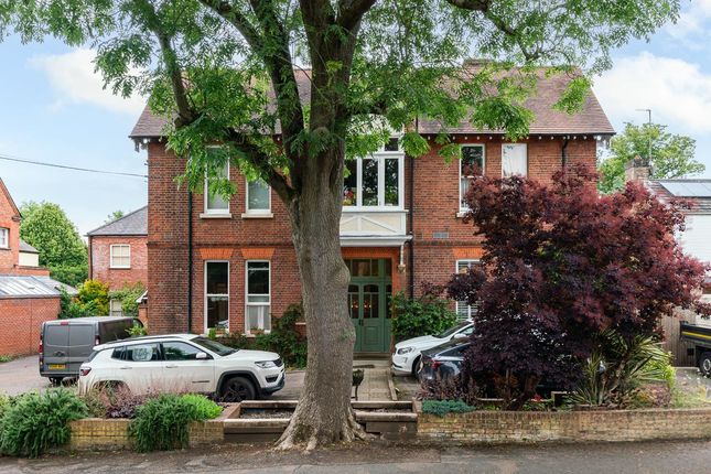 Thumbnail Flat for sale in Queens Road, Hertford