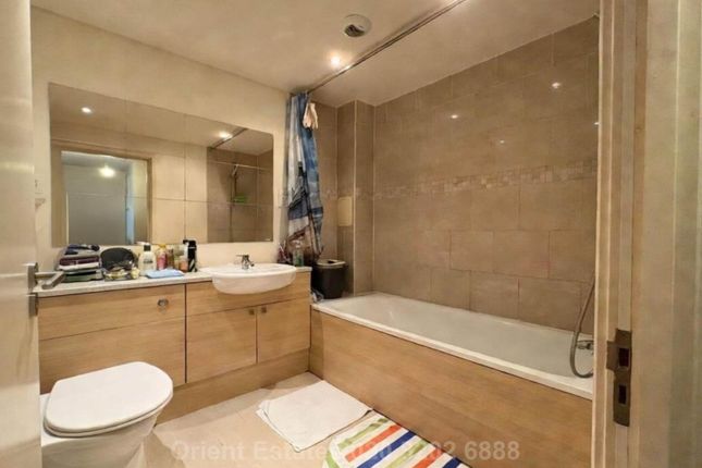 Flat 38 Peaberry Court, Greyhound Hill, Hendon photo 5