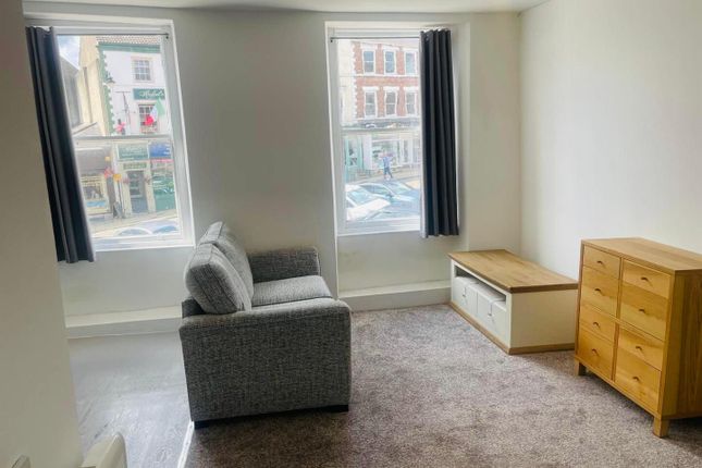 Flat At, 7, Market Place, Richmond photo 3