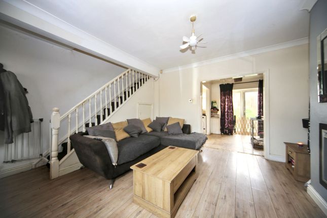 104 Beech Hill Lane, Wigan photo 2