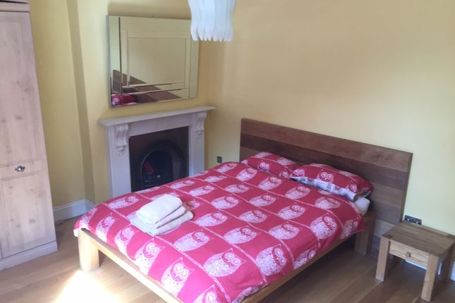 Flat 3, EFE House, Islington photo 3