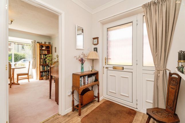 2, Meadow Close, Holt photo 4