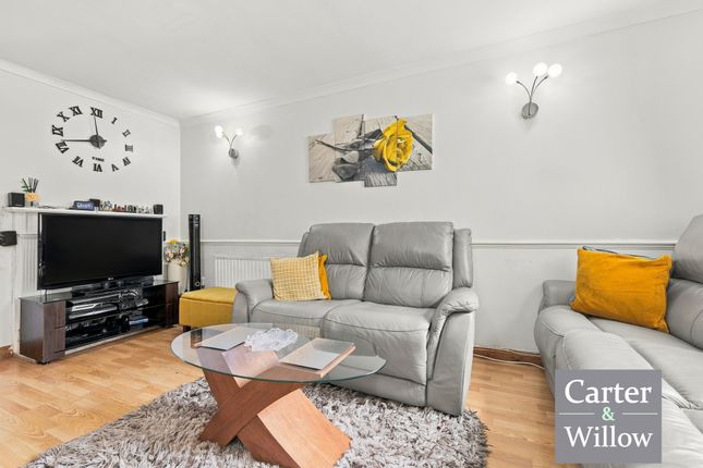 5, Diamond Close, Dagenham photo 3