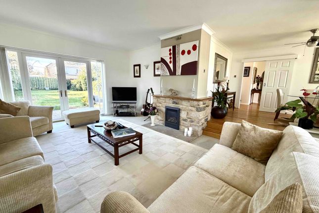 7 Laurel Close, St. Leonards, Ringwood photo 2