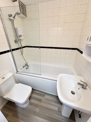 21 Burfield Court Handcross Road, Luton photo 4