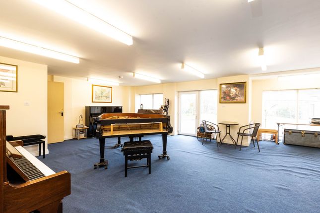 Flat for sale in Priory Mill Lane, Witney