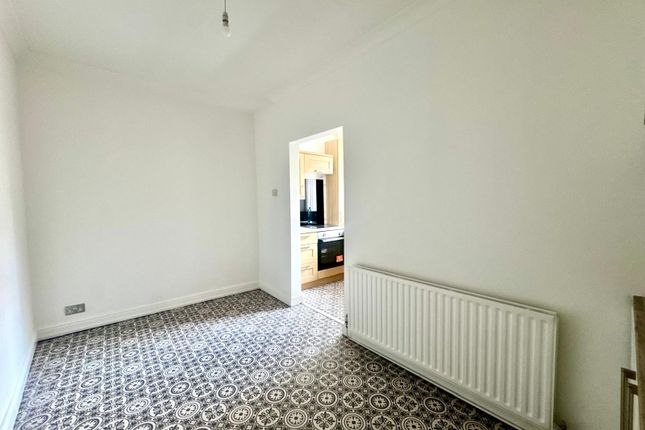 122 Park Road, Barnsley photo 5