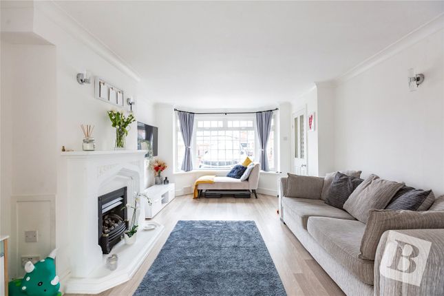 2-bed terraced on 5, Esmond Close, Rainham, £385,000