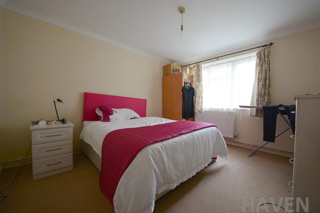 Flat to rent in Chapel Court, East Finchley, London