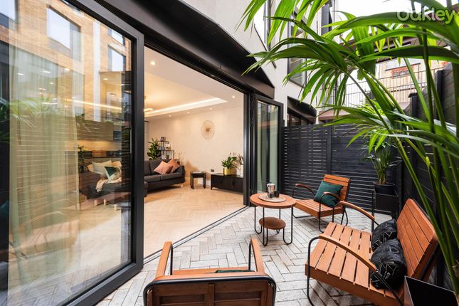 Thumbnail Flat for sale in Gloucester Place, Brighton