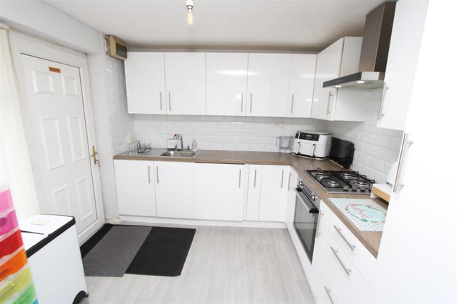 Arnford Close, Bradford photo 4