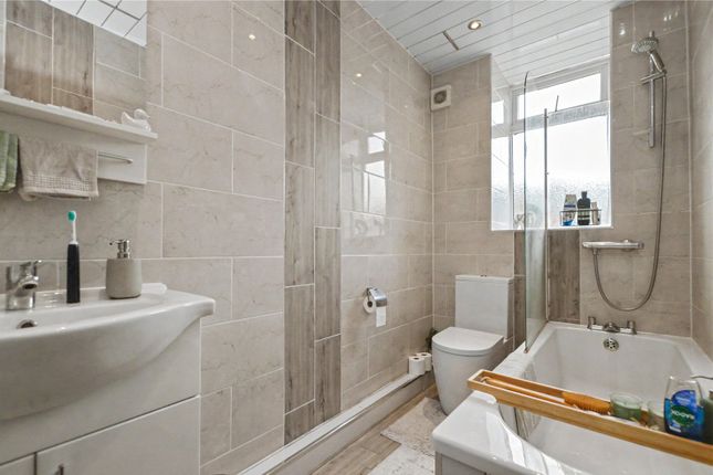 12, Haigh Avenue, Leeds photo 4