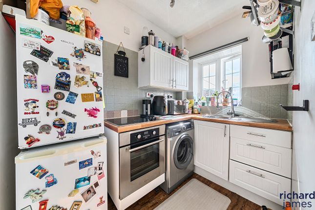 28, The Maltings, Royal Wootton Bassett photo 4