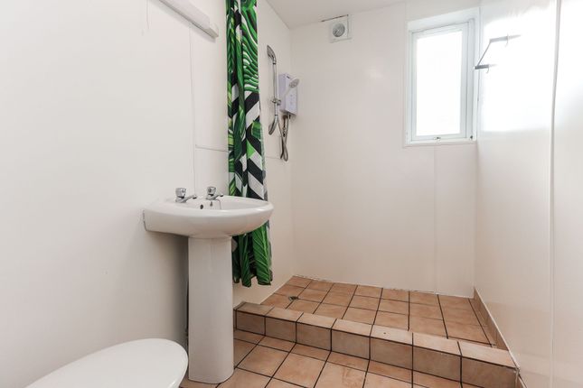 Flat 1, 4 Golf Terrace, Newquay photo 5