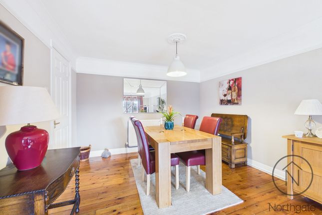 32 The Grange, Newton Aycliffe photo 3