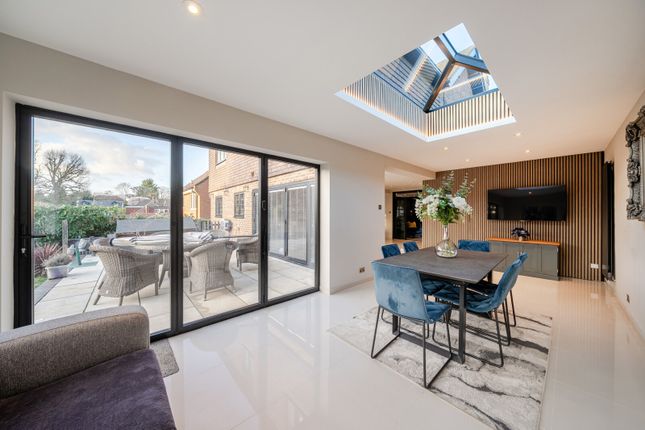 36, Row Hill, Addlestone photo 5