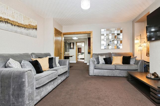 39, Halsbury Grove, West Midlands photo 3