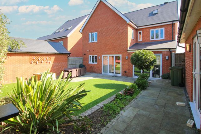 Detached house for sale in Reeds Close, Laindon