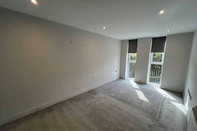 Flat 4, Manchester photo 5